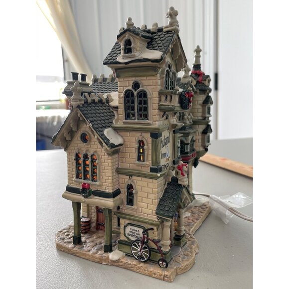 Lemax Packard Inn 2003 Lighted Holiday Village Decoration Porcelain Figurine - Picture 7 of 11